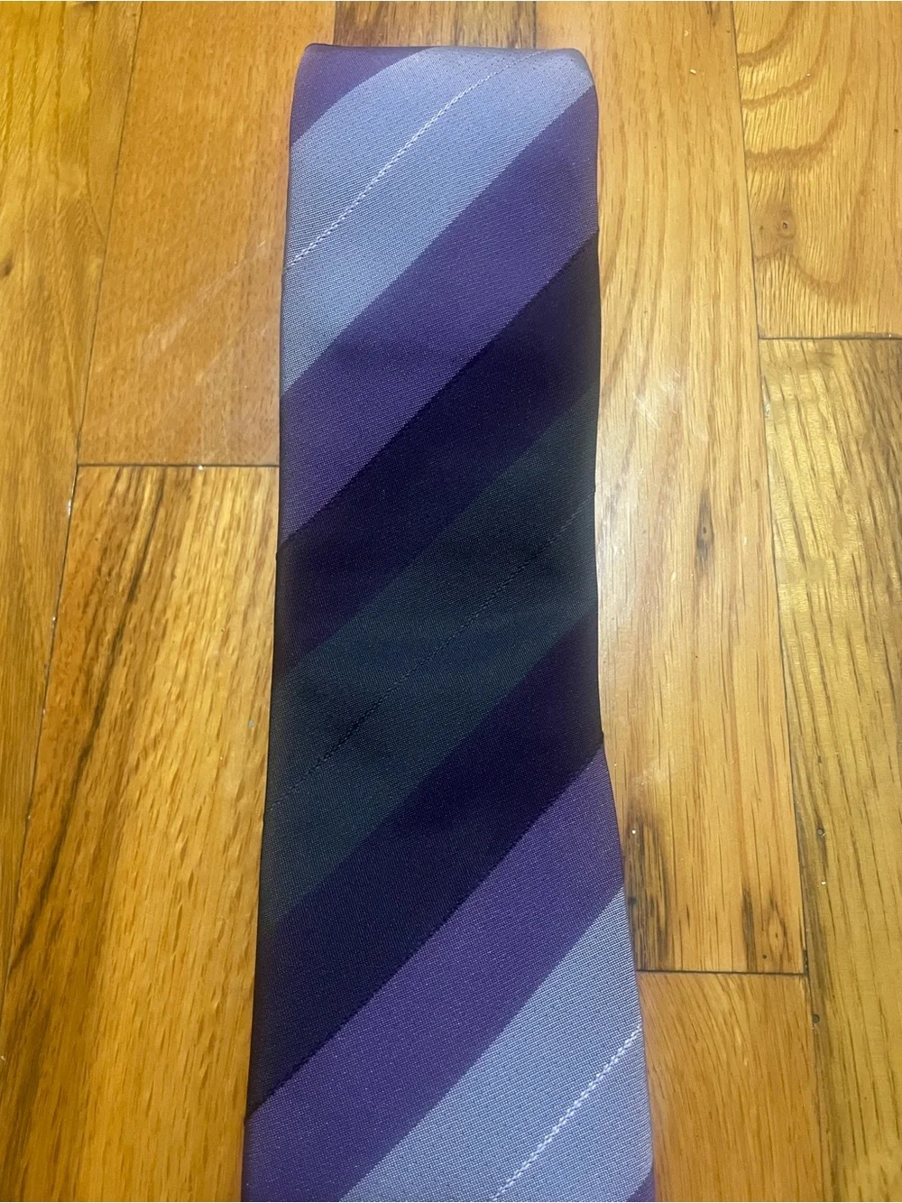 $188 John Varvatos USA 100% Italian Silk Skinny Tie